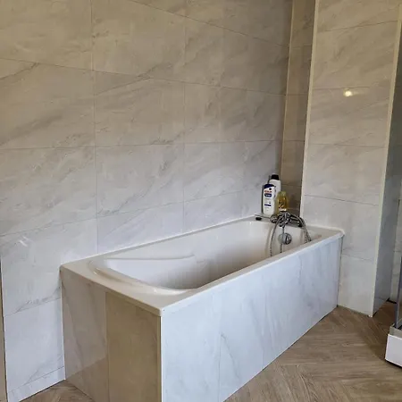 Au Petit Bonheur - 2 Ferienhaus Marignac (Haute-Garonne)