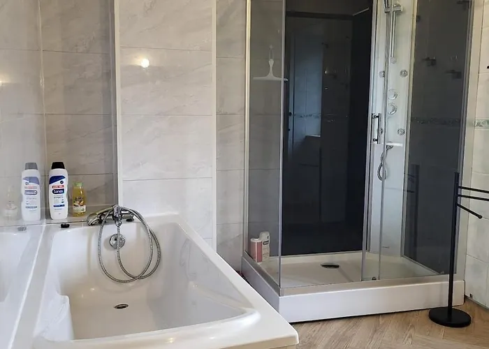 Au Petit Bonheur - 2 *